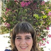 Soy diseñadora gráfica todo el contenido de diseño, dibujo, audiovisual o fotografía entre otros son mis zonas de confort.